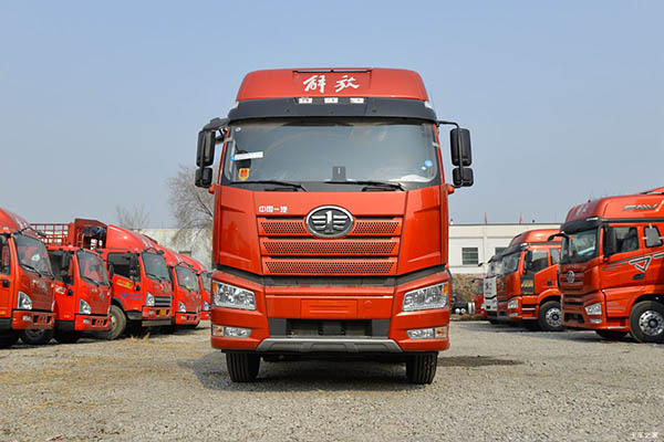 good FAW Jiefang J6P tractor truck