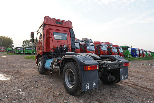 sale FAW Jiefang J6L tractor truck
