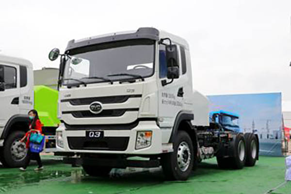 BYD Q3 26T 6X4 pure electric tractor for sale