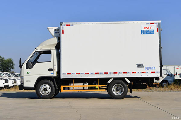 Jiangling Shunda small truck refrigerated truck in China
