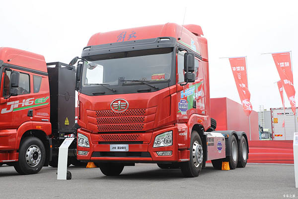 Qingdao Jiefang JH6 electric tractor
