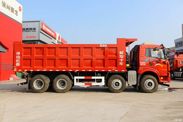 Qingdao Jiefang Han V dump truck in China