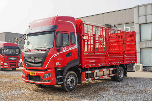 Dongfeng Commercial Vehicles Tianjin KR PLUS 300HP 4X2 6.8m Stake Truck in China