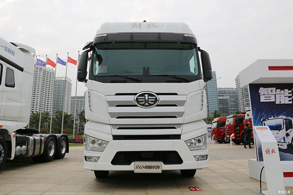 good FAW Jiefang J7 electric tractor