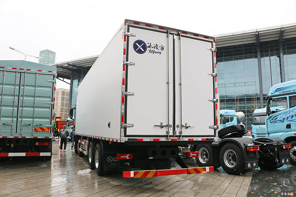 Qingdao Jiefang Eagle Refrigerated Truck in China