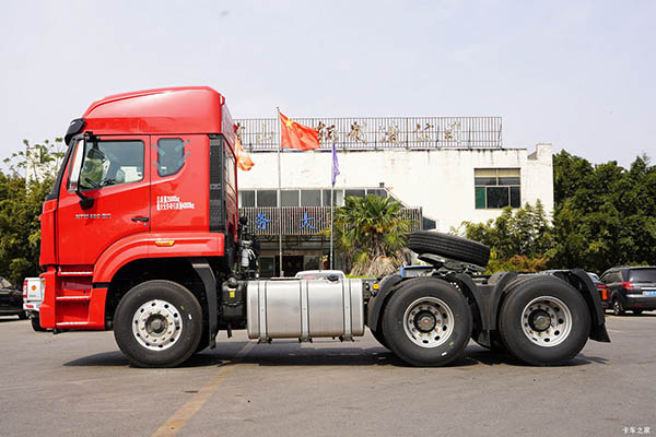 Sinotruk HOWO NX tractor truck in China