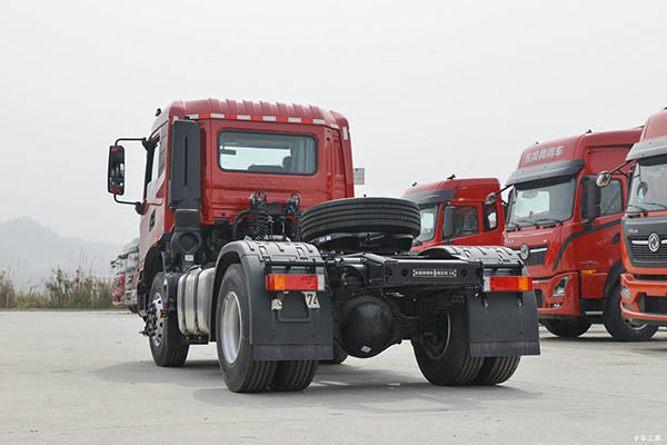 sale Dongfeng Commercial Vehicles Tianjin KR 300HP 4X2 tractor truck