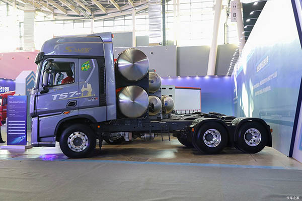 Sinotruk HOWO TS7 tractor truck in China