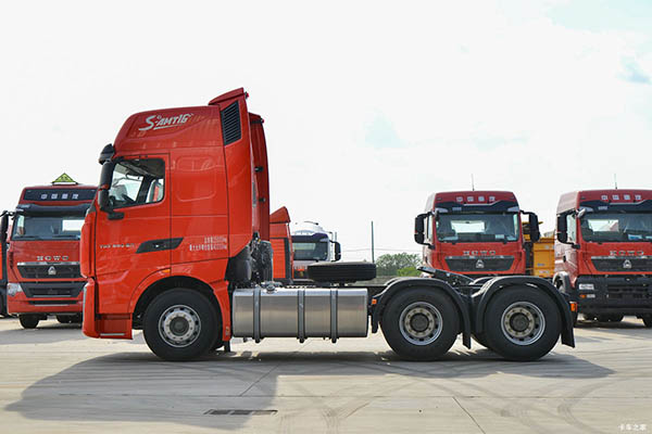Sinotruk HOWO TH7 tractor truck in China