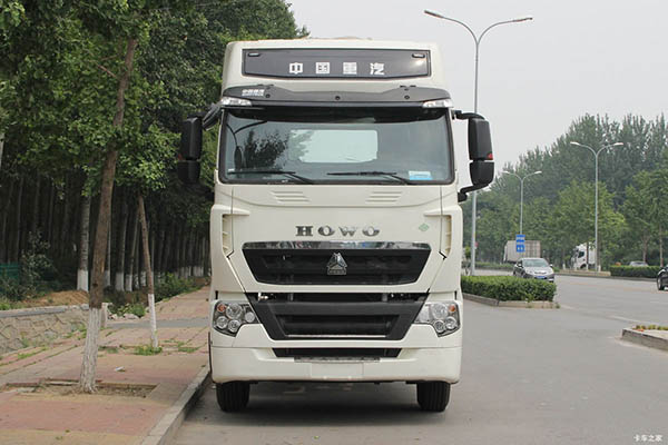 good Sinotruk HOWO T7H tractor truck
