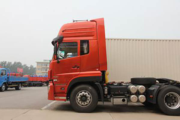 good Dongfeng Commercial Vehicle Tianlong Heavy Truck 375HP 6X4 Tractor