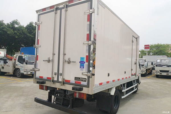 Jiangling Shunda wide-body refrigerated truck for sale