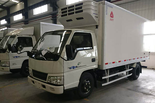 Jiangling Shunda narrow-body refrigerated truck for sale