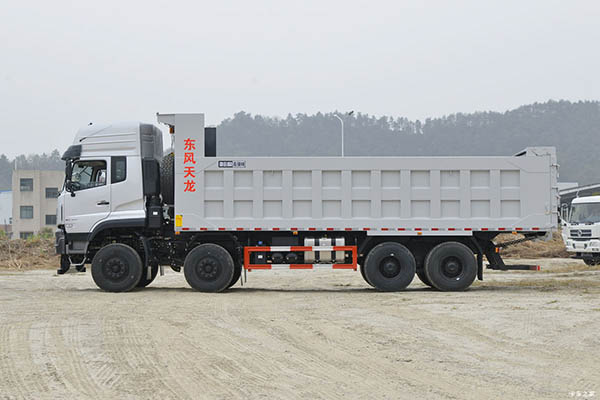 Dongfeng Commercial Vehicles Tianlong KC heavy-duty truck, 600 hp, 8x4, 8.8m dump truck in China