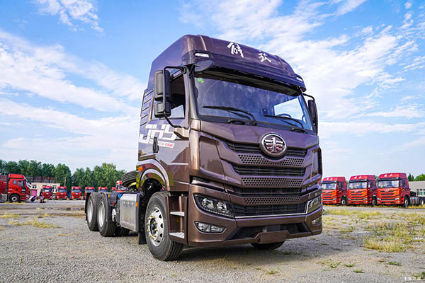 Qingdao Jiefang JH5 tractor for sale