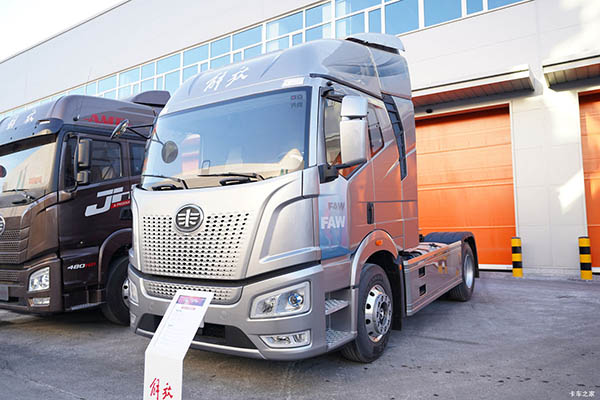 FAW Jiefang J6E tractor truck