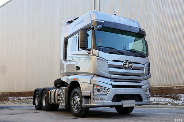 FAW Jiefang J7 tractor truck for sale