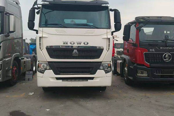good Sinotruk HOWO T7H heavy-duty truck, 480 hp, 6x4 dual-drive, used Sinotruk tractor