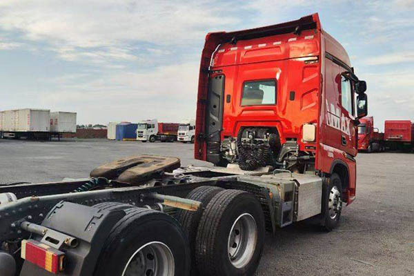 Sinotruk HOWO Max heavy-duty truck, 510 hp, 6x4 dual-drive tractor, used Weichai tractor in China