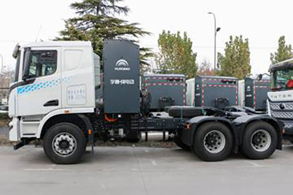 Yutong Heavy Truck 6X4 Pure Electric Semi-trailer Tractor in China