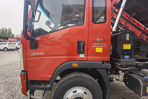 Sinotruk HOWO Warrior dump truck for sale