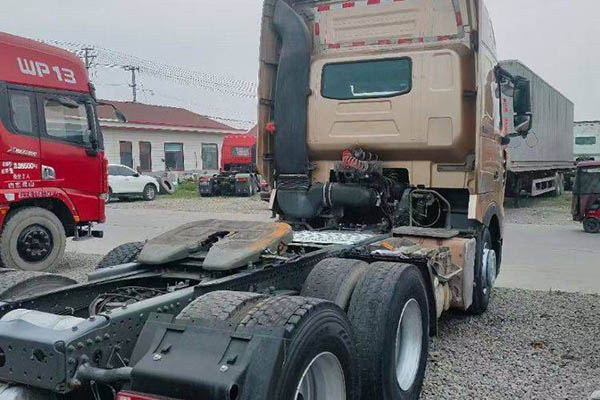 sale Sinotruk HOWO T7H heavy-duty truck, 540 hp, 6x4 dual-drive, used MAN tractor