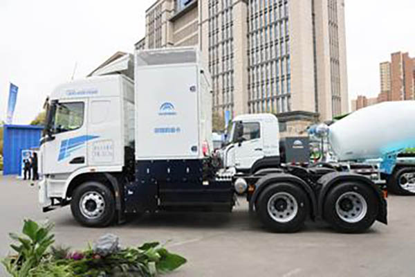 Yutong Heavy Truck 6X4 Fuel Cell Tractor Unit Mengguli 120.53kWh in China