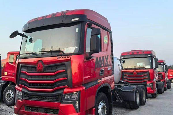 Sinotruk HOWO Max Wealth Creation Edition 13.3L LNG 540HP 6x4 Sinotruk 12-speed tractor truck, used Weichai tractor truck