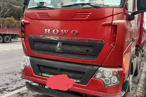 Sinotruk HOWO T7H heavy-duty truck, 440 hp, 6x4 dual-drive tractor, used Weichai tractor