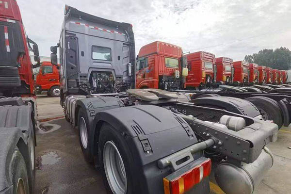 sale Sinotruk HOWO Max heavy-duty truck, 480 hp, 6x4 AMT automatic transmission, used Weichai tractor truck