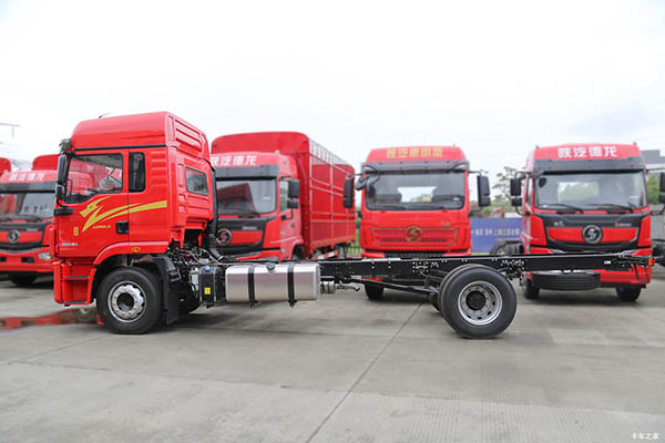 Shacman Cummins Longji 260HP 4X2 6.8m Van Truck (China VI) in China