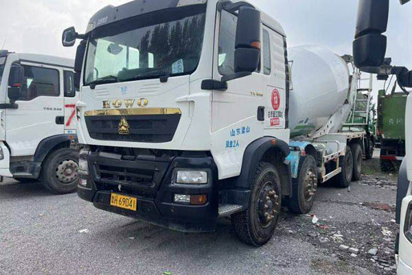 Sinotruk HOWO TX 340HP 8X4 7.5m³ concrete mixer truck. Used Weichai concrete mixer truck