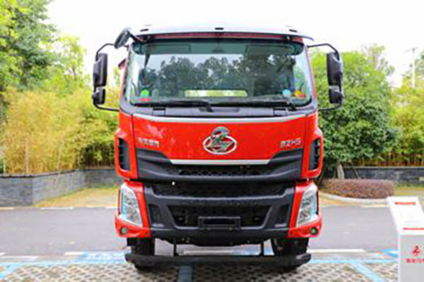 Dongfeng Liuzhou Motor Chenglong H5 350HP 8X4 Truck-Mounted Crane for sale