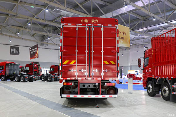 Shacman Delong X5000S Classic Edition 480HP 8x4 9.5m CNG Automatic Stake Truck in China