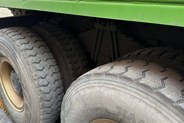 sale Sinotruk HOWO heavy-duty truck, 440 hp, 6x4, 5.8m dump truck, 8x4 front and rear, used MAN dump truck