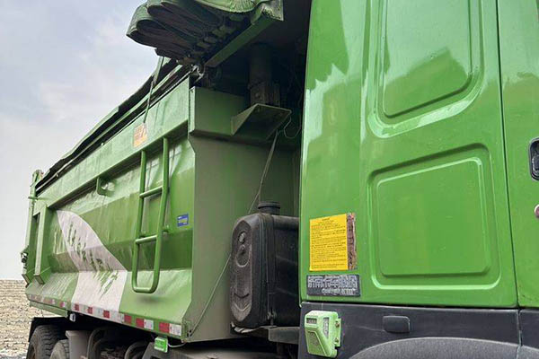 Sinotruk HOWO heavy-duty truck, 440 hp, 6x4, 5.8m dump truck, 8x4 front and rear, used MAN dump truck in China