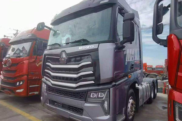 Sinotruk HOWO Max heavy-duty truck, 480 hp, 6x4 AMT automatic transmission, used Weichai tractor truck