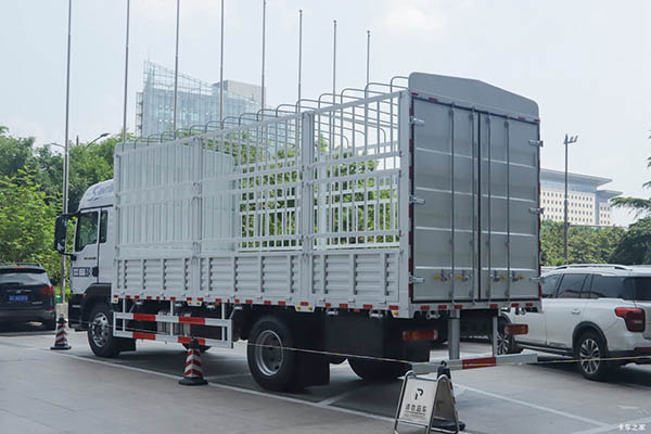 Sinotruk Shandeka SITRAKG5S truck in China