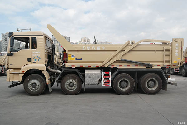 Shacman Delong New M3000 Heavy-Duty Truck Urban Construction Standard Edition 336HP 8X4 5.8m Dump Truck in China