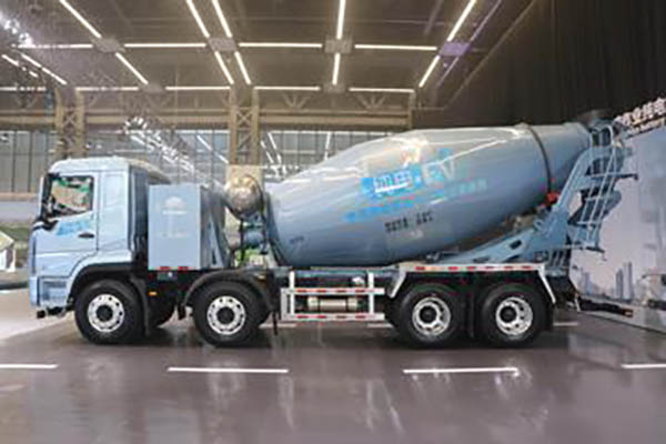 Yutong Heavy Truck 8X4 7.5 cubic meter pure electric concrete mixer truck for sale