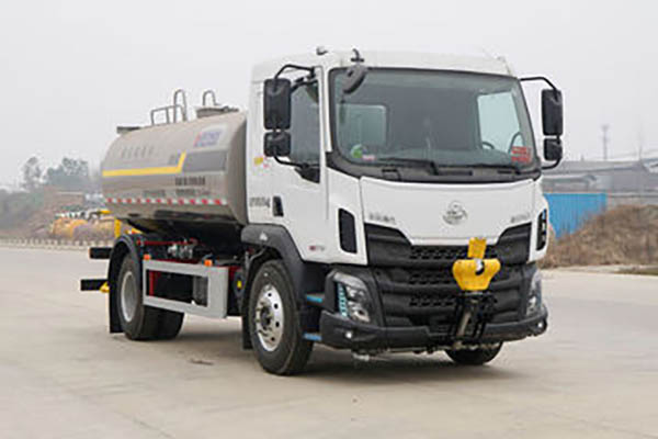 Dongfeng Liuzhou Motor New Chenglong M3 170HP 4X2 Green Sprayer