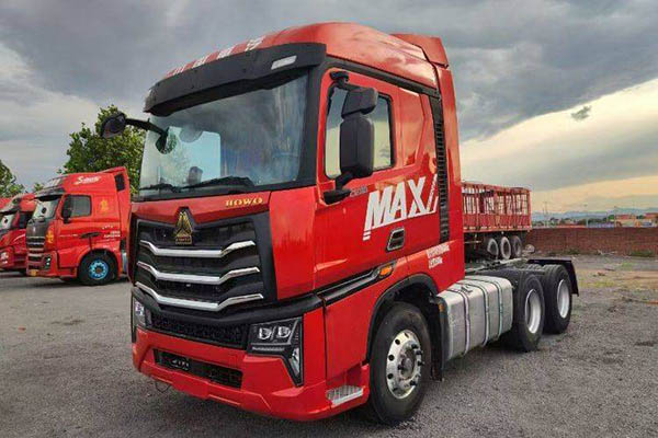 Sinotruk HOWO Max heavy-duty truck, 510 hp, 6x4 dual-drive tractor, used Weichai tractor