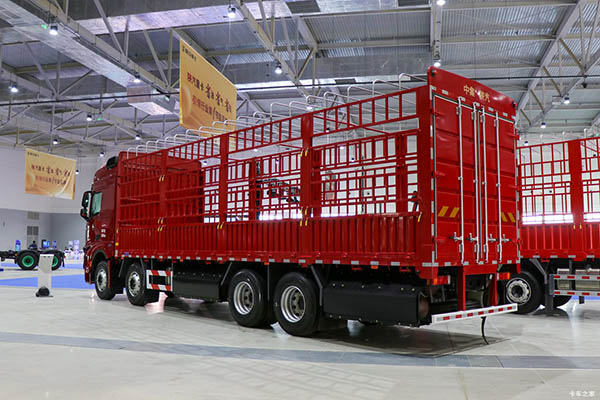 Shacman Delong X5000S Classic Edition 480HP 8x4 9.5m CNG Automatic Stake Truck for sale