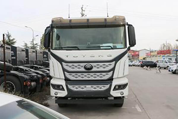 Yutong Heavy Truck 6X4 Pure Electric Semi-trailer Tractor for sale