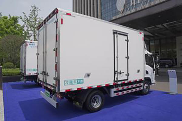 sale Yutong Light Truck T5 C Series 4.08m Pure Electric Refrigerated Truck 100.46kWh