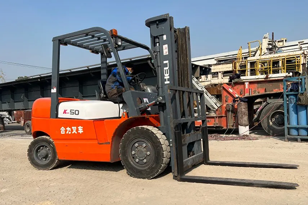 2 Masts Stages Used Heli Forklift Diesel Forklift Wheel Forklifts for Hot Sale in China