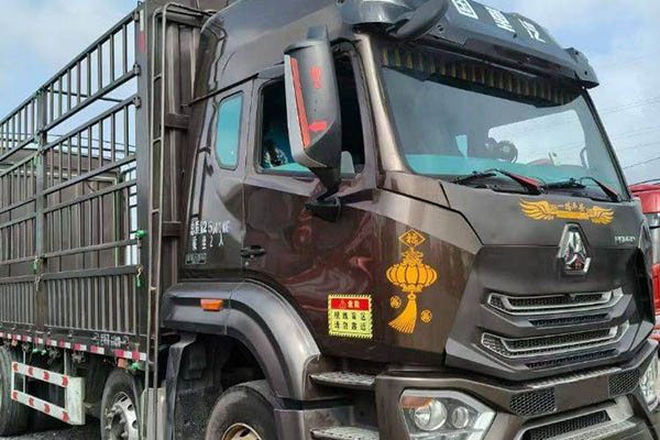 good Sinotruk Haohan J5G medium truck, heavy-duty version, 240 hp, 4x2, 6.75m platform, used Sinotruk trucks