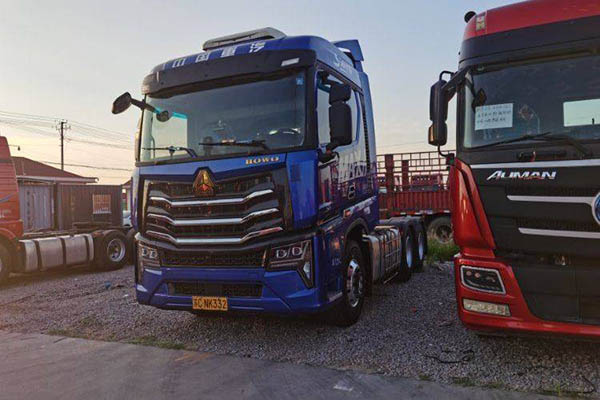 Sinotruk HOWO Max heavy-duty truck, 610 hp, 6x4 AMT automatic transmission, dual-drive, used Weichai tractor truck
