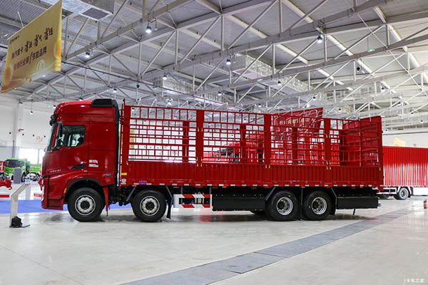 good Shacman Delong X5000S Classic Edition 480HP 8x4 9.5m CNG Automatic Stake Truck