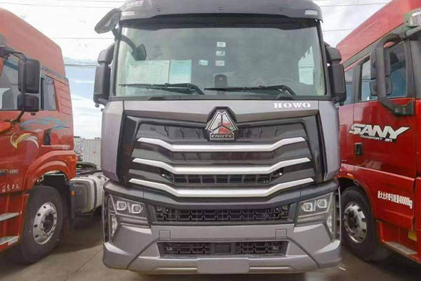 good Sinotruk HOWO Max heavy-duty truck, 480 hp, 6x4 AMT automatic transmission, used Weichai tractor truck